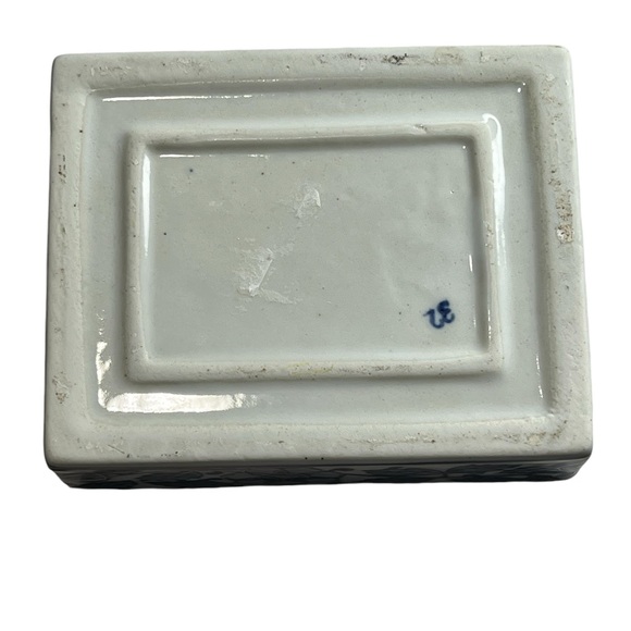 Vintage Porcelain Oriental Floral Trinket Box gold accents Lidded Box numbered - Picture 13 of 15